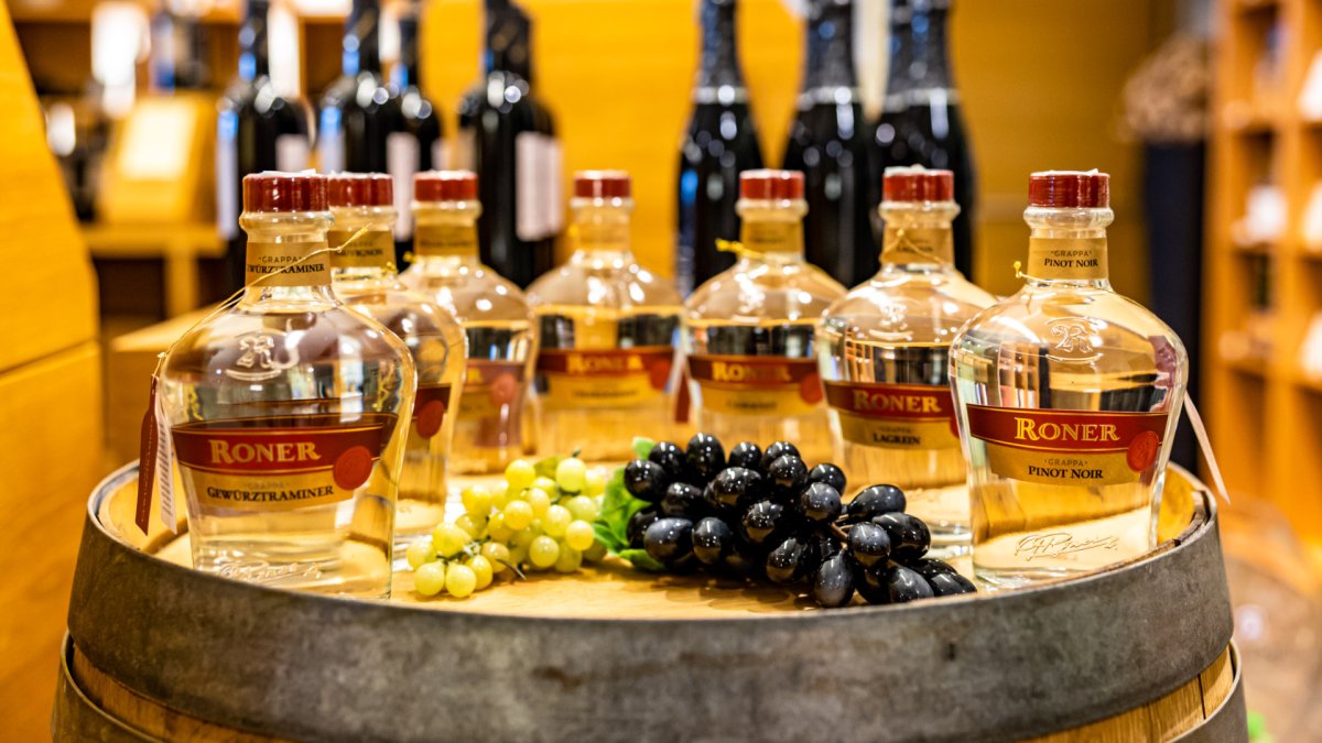 Single-varietal grappas / RONER