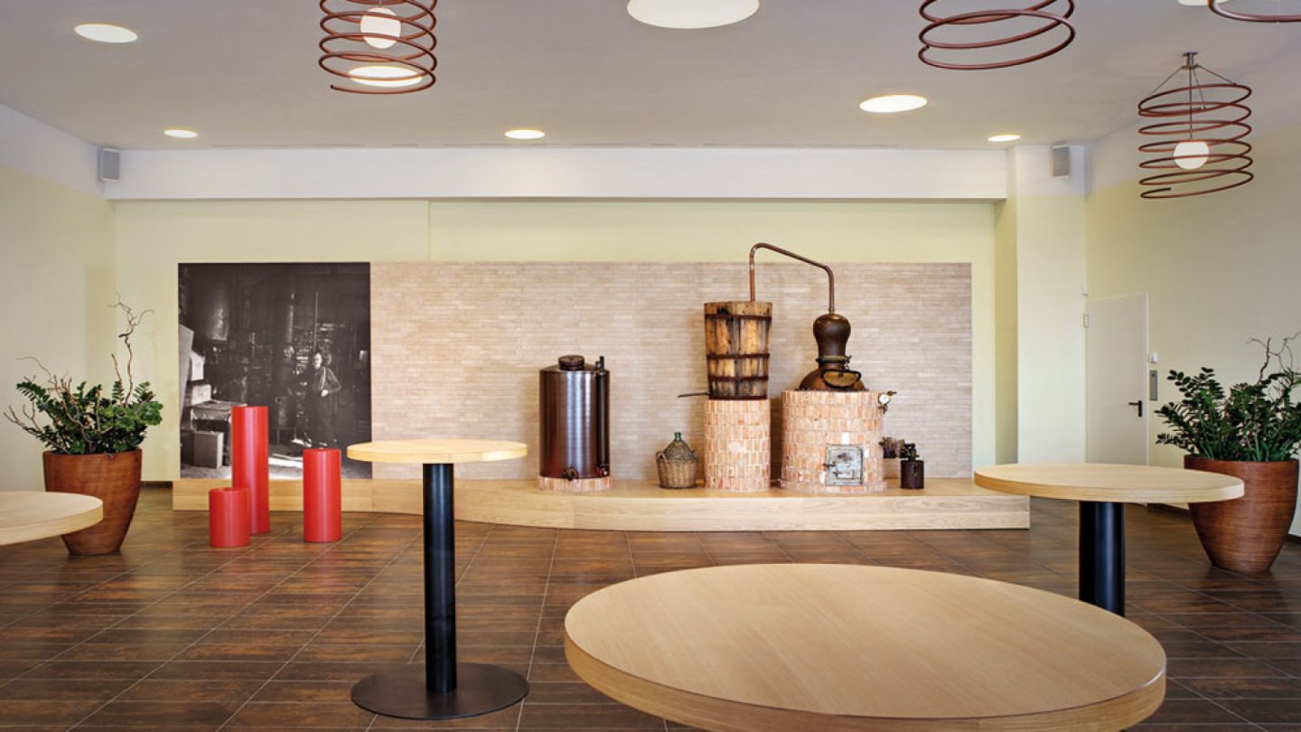 Bar Lab Roner Eventlocation / RONER